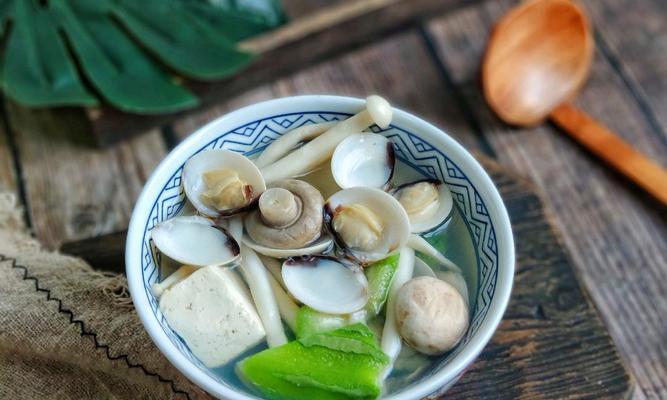 原汁白蛤的制作方法详解（一道美味可口的海鲜佳肴）
