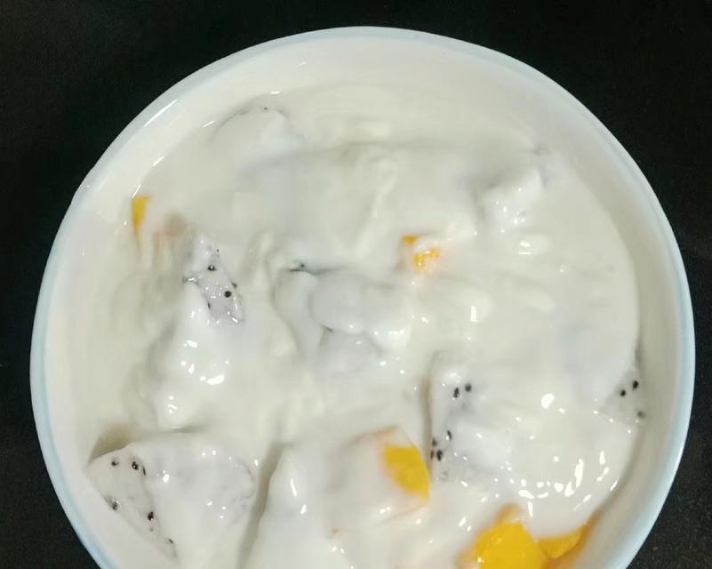 美味又健康的芋圆酸奶水果捞（打造健康美味的水果沙拉）