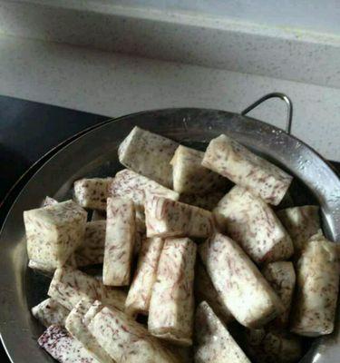 营养美味的芋头烧豆腐（用芋头和豆腐打造的健康美食）