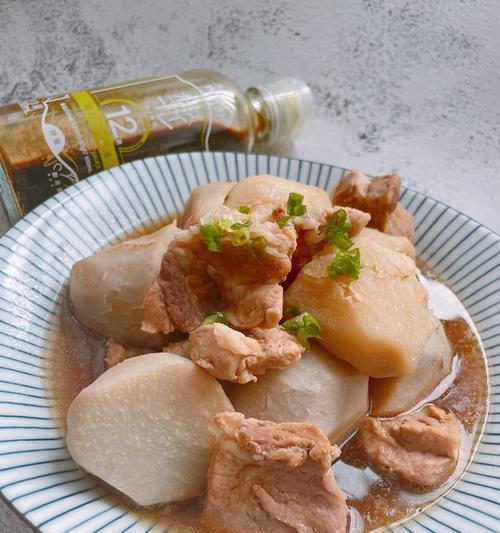 芋头焖肉的做法（美味佳肴）