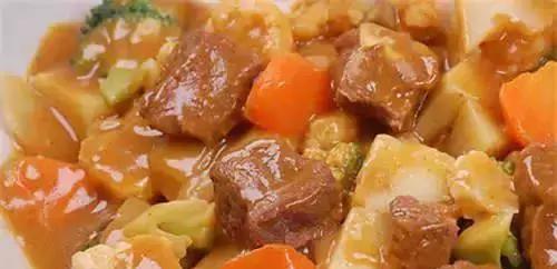 英式咖哩鸡汤的做法（在家也能享受英式餐厅美食体验）