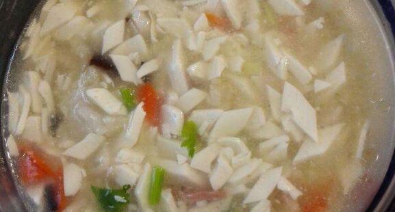 银杏烧豆腐——营养美味的佳肴（做法简单易学）