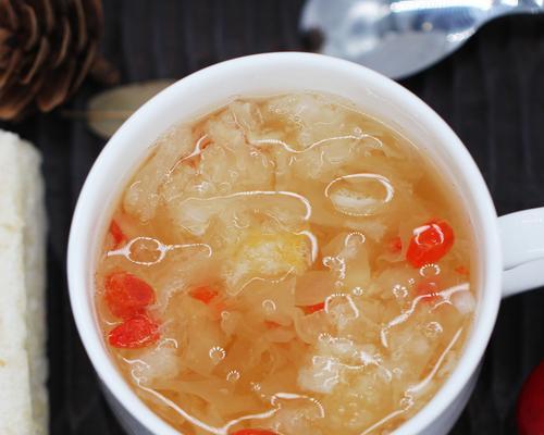 健康养生，如何制作银耳雪梨粥（清热解暑、润肺止咳）