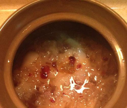 营养美味，轻松DIY银耳桃胶蔓越莓（以健康为先）