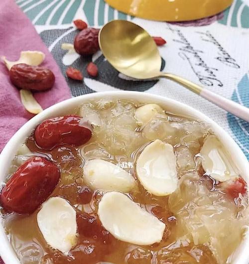 银耳水果玫瑰羹，美味又养生（健康美食）