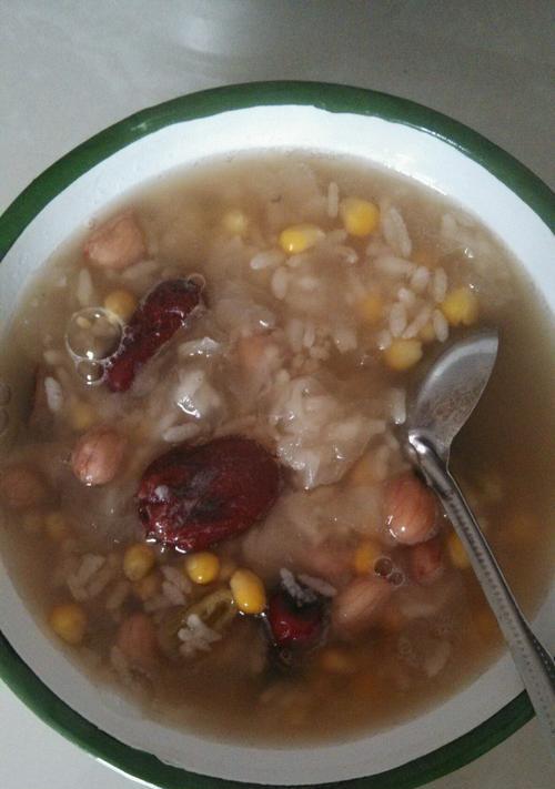 健康食谱——银耳红枣苹果汤（益生菌祛湿润燥）