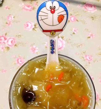 美味养生，薏米莲子百合银耳汤的做法（营养丰富、清热解毒）