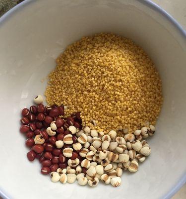 美味健康的薏米红豆大米饭（营养丰富）