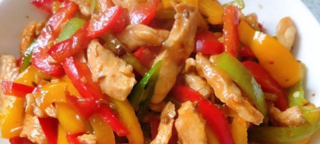 用鸭胸肉炒甜椒，营养又美味（健康食谱）