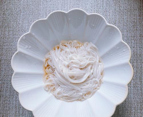 美味鳕鱼面的制作方法（让你轻松掌握的做法）