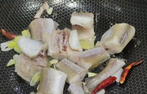 鳕鱼炖冻豆腐，清爽美味（利用冬季鳕鱼旺季）