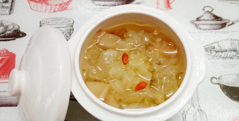 冬日养生之冰糖白萝卜雪梨汤（温暖你的身体）