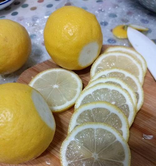 手工制作雪梨柠檬膏（简单易学的制作方法）