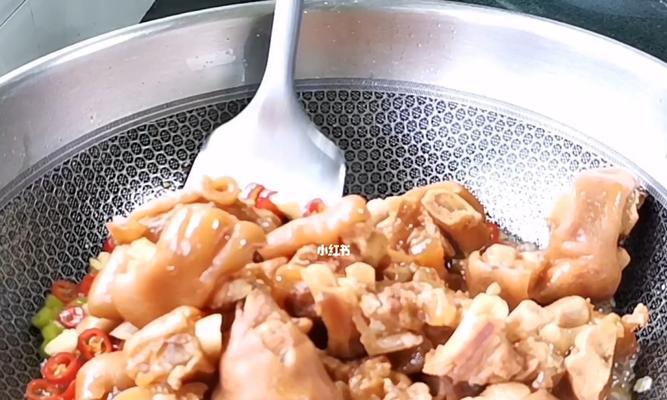口感绝佳香辣猪脚（家常美食）