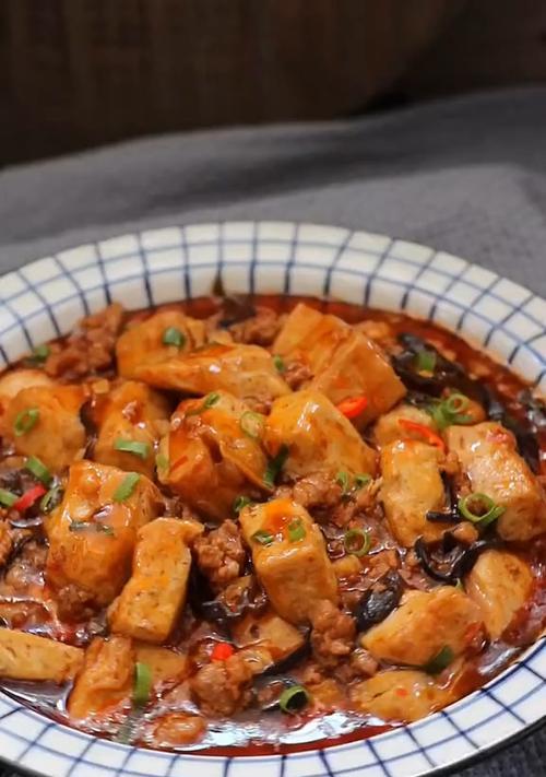 香辣素鸡的做法（如何制作一道美味的素食佳肴）