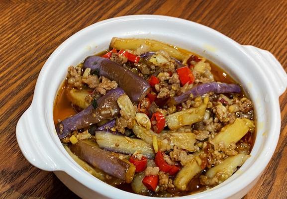 香辣肉末茄子的做法（味蕾的风暴-家庭版）
