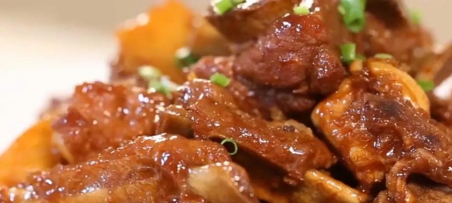 香辣排骨烧土豆的做法（尝试这道美味的家常菜）