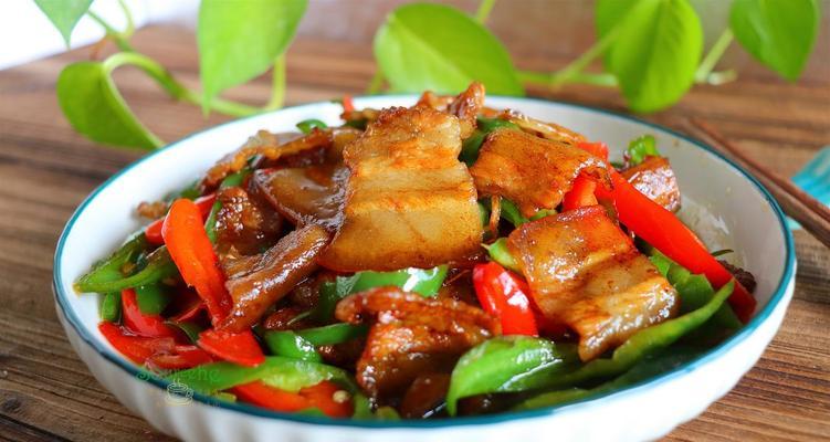 香辣尖椒的七种做法（让你在家也能轻松做出口感棒的美食）