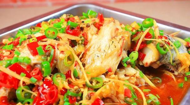 学会如何烤出完美的香辣草鱼（美食大师教你轻松掌握的烤鱼技巧）