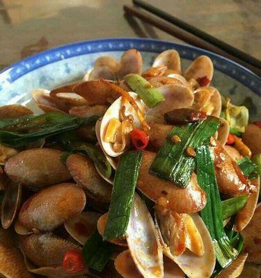 学会制作美味的香辣爆花蛤（以新鲜花蛤为原料）
