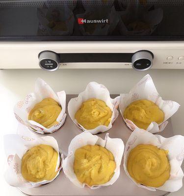 香蕉鲜奶玛芬蛋糕的制作方法（美味健康的自制小点心）