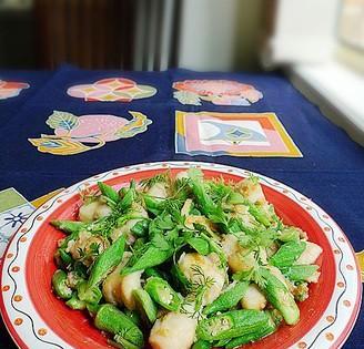 美味健康，虾仁秋葵炒乌冬（一道简单易学的秋季美食）