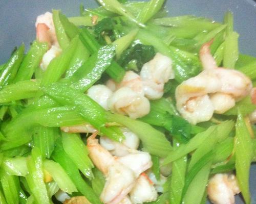 美味可口的虾仁炒藕片（家常菜谱大全）
