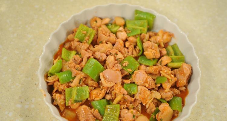 家常美食——虾仁扒茄条（一道色香味俱佳的下饭佳肴）