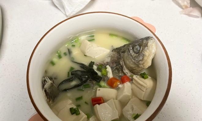 一碗美味的虾孱豆腐汤（学会制作这道冬日暖心汤）