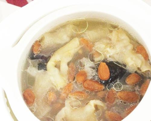 滋补营养以乌鸡炖山药（健康美食鲜美可口/营养丰富养生好滋味）
