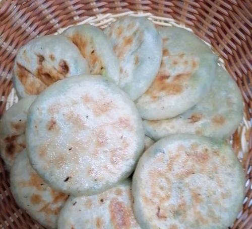 鸡蛋莴笋叶馅饼的制作方法（健康美味的素食选择）