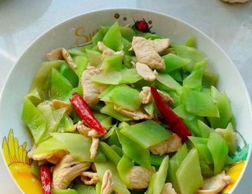 莴笋酿肉胶，美味健康的家常菜（莴笋酿肉胶）