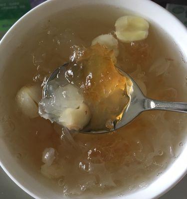 桃胶雪莲子牛奶羹，营养美味的家常甜品（健康美味）