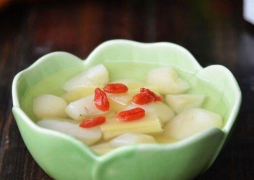 轻松制作美味糖水荸荠（健康美味）