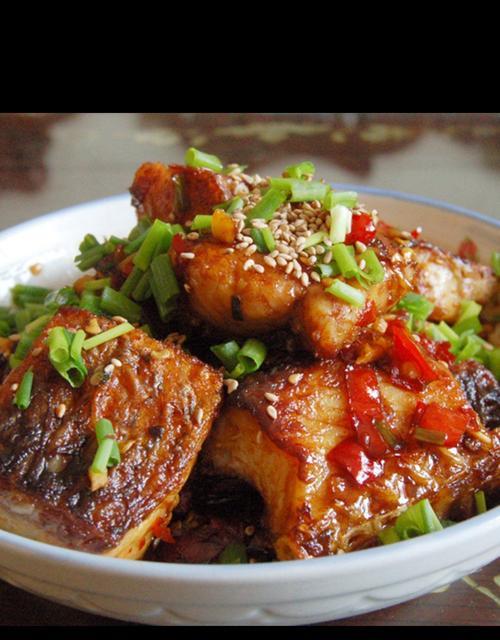 糖醋糍粑鱼的做法（传统美食与现代口味的完美结合）
