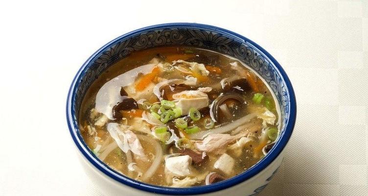酸辣肉丝汤的制作方法（用醋和辣椒打造地道味道）