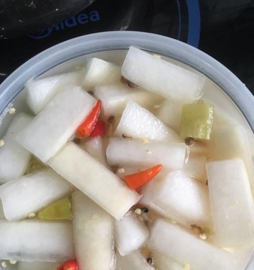 酸辣脆爽萝卜的制作技巧（手把手教你做出口感极佳的酸辣脆爽萝卜）