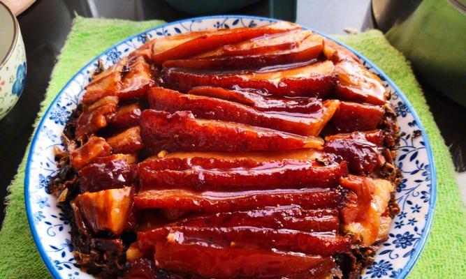 酸干扣肉的制作方法（享受美味的家常做法）