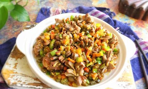 酸豆角炒鸡胗的做法（家常美味）