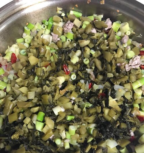 酸菜小竹笋的美味做法（家常做法教你轻松制作）