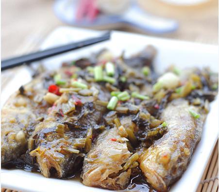 酸菜小黄鱼的美食之道（传统美味）