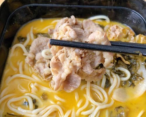 肉香汤浓，酸辣可口，让你回味无穷（肉香汤浓）