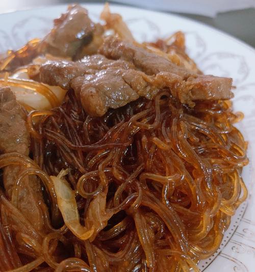 家常美食——酸白菜炒粉条（简单易学的美味食谱）