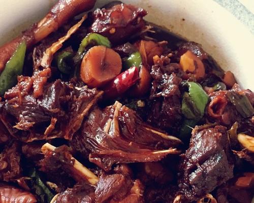 粟子焖鸭，美味健康的家常菜（原料选购、制作步骤、口感特点一网打尽）