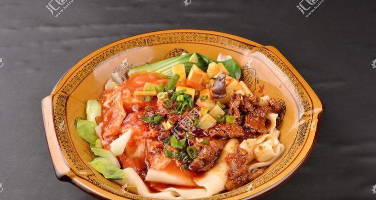 双料biangbiang面，美味与创意的完美结合（创意料理）