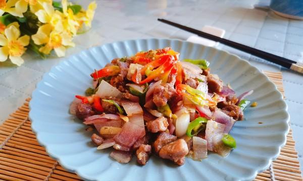 双椒洋葱牛柳的制作方法（香辣美味的家常菜谱）