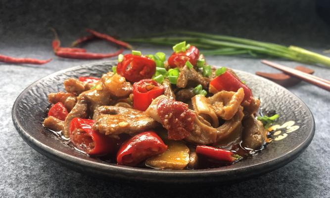 双椒鸭杂的做法详解（传统美食）