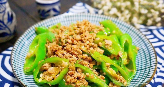 尝鲜好滋味——双椒四季豆的做法（让麻辣香味在舌尖蔓延）