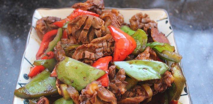 鸭胗双椒翻炒，美味可口鲜香滋味（重庆风味正宗做法）