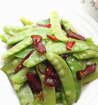 双椒炒荷兰豆的做法（一道美味健康的素食菜肴）